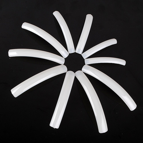 Manichiura acasa sau la salon